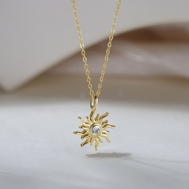 Clouds Lead The Sun In Summer, Fresh And Simple Fashion Pendant Necklace For Women, Light Luxury Niche High-end Sense Sterling Silver Collarbone Chain