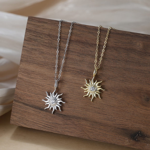 Clouds Lead The Sun In Summer, Fresh And Simple Fashion Pendant Necklace For Women, Light Luxury Niche High-end Sense Sterling Silver Collarbone Chain